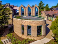 Management Centre Building at University of Leicester